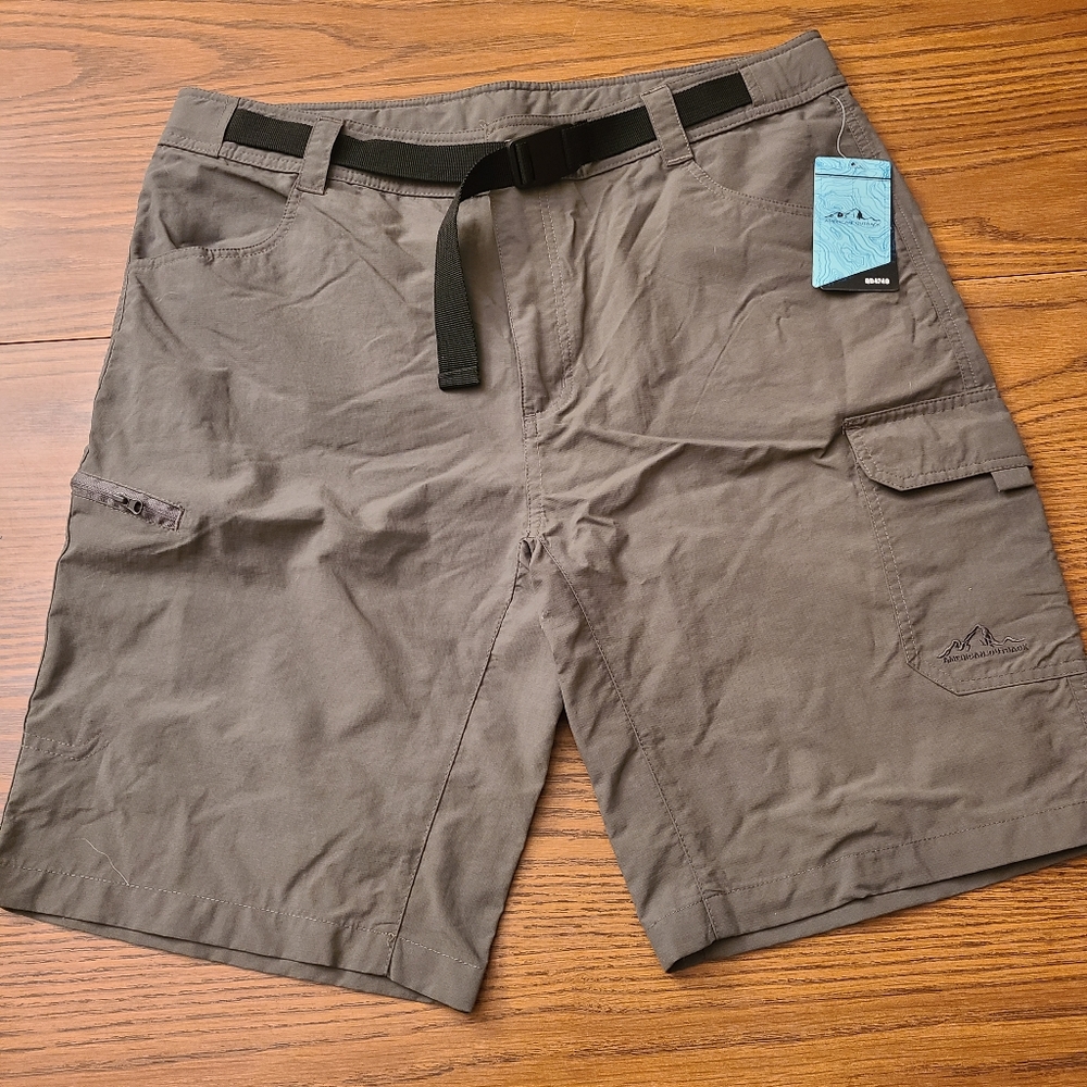 NWT American Outback Cargo Shorts Scout Green in Size XL